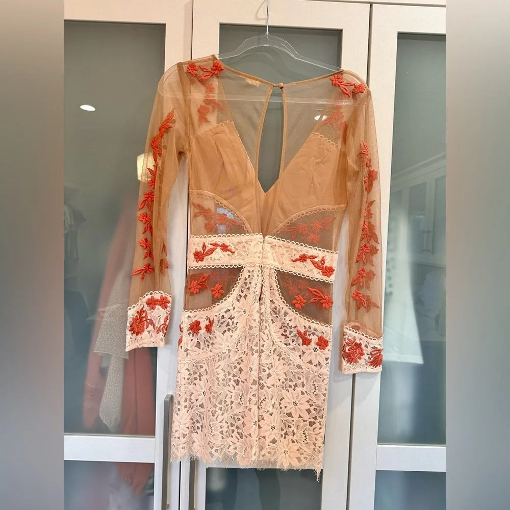 For Love & Lemons - Size Medium - Worn Once for photoshoot only - Mini dress - Picture 3 of 3